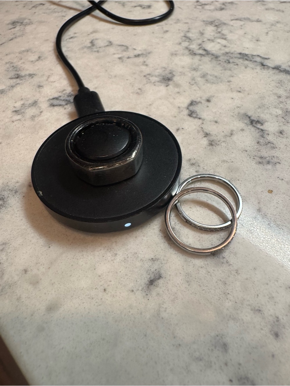 Oura Ring - Gen 3 - Size 7 - Silver - Includes two silver accent rings